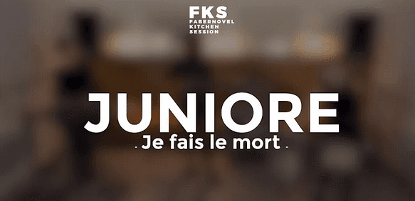 Juniore Je fais le mort